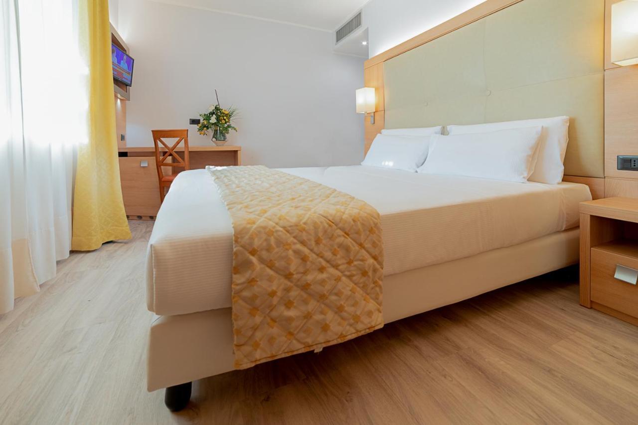 Hotel Gardenia & Villa Charme Adults Friendly 4Star Service Bardolino Exterior photo